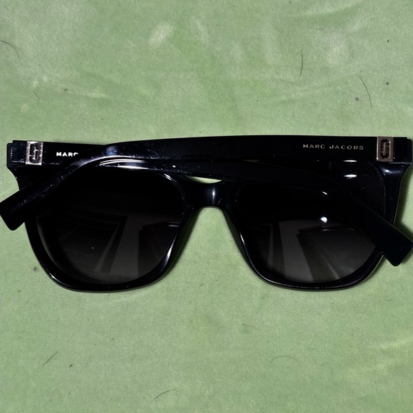 Marc Jacob’s sunglasses - Picture 4 of 5